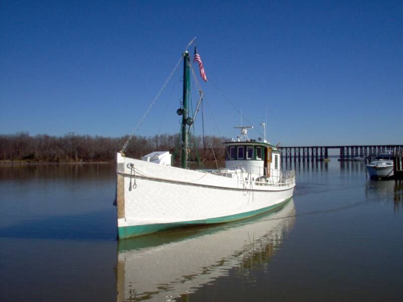 Oyster Buyboat PropWash Neabsco Creek.jpg