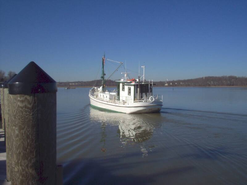 Oyster Buyboat PropWash Neabsco Creek.jpg