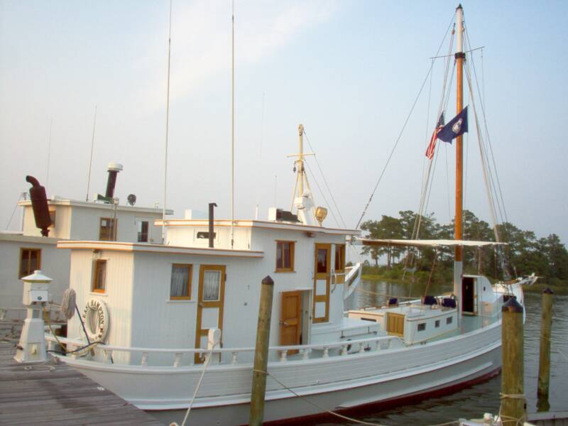 Oyster Buyboat East Hampton.jpg